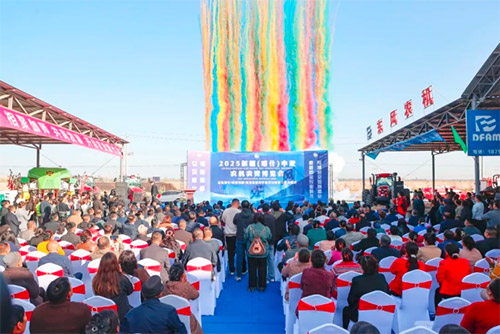 钵施然亮相2025新疆（喀什）・中亚农机农资博览会！国产采棉机田间演示展硬核实力