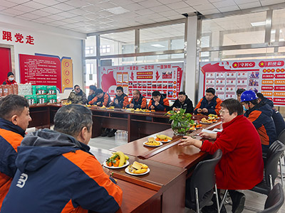 钵施然公司生日茶话会，员工们品美食、聊家常、收礼品，钵施然“家”文化在蔓延。